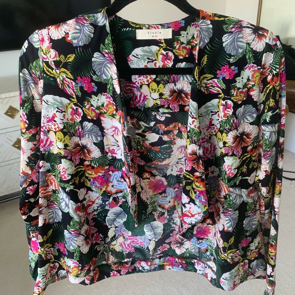 Bought from Nordstrom. Floral blazer. Worn once. Size XS.